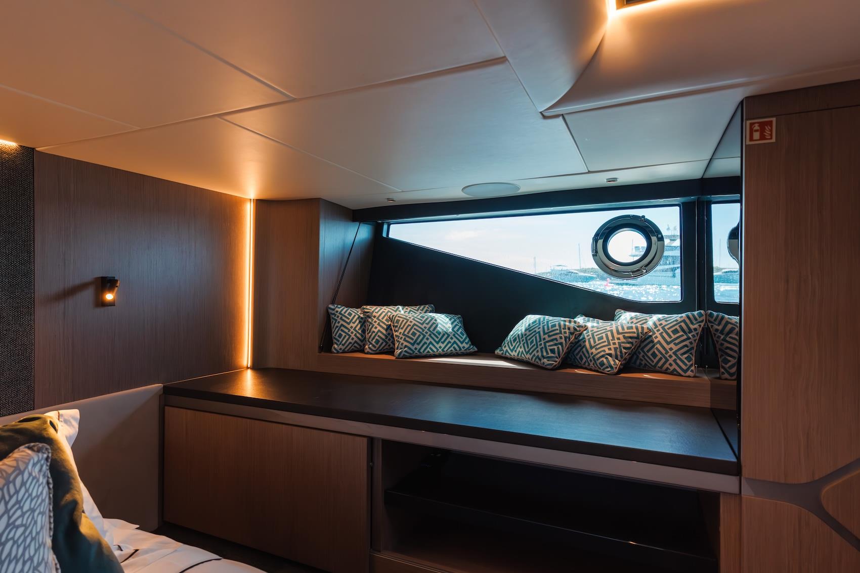2023 SUNSEEKER 55 SUPERHAWK 